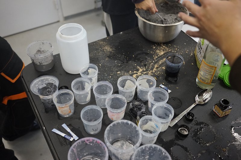 participants_mixing_glue.JPG